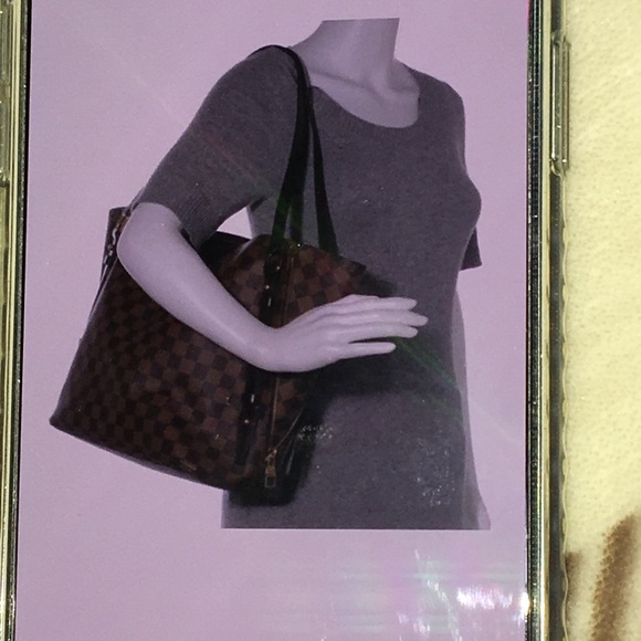 Louis Vuitton Rivington - Picture 13 of 14